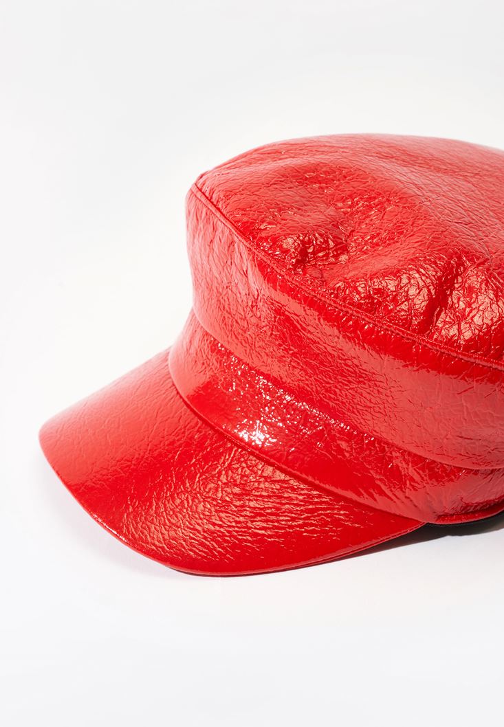 Bayan Kırmızı Parlak Dokulu Şapka