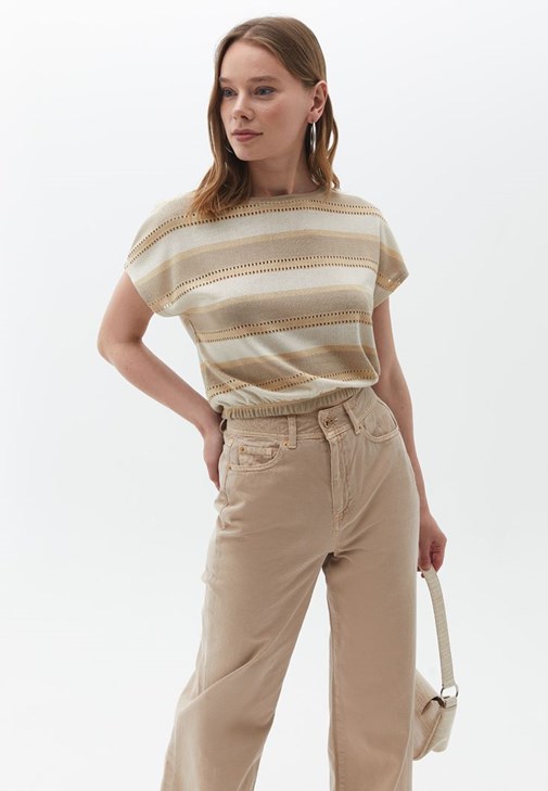 Çizgili Crop Bluz ve Wide-Leg Pantolon Kombini