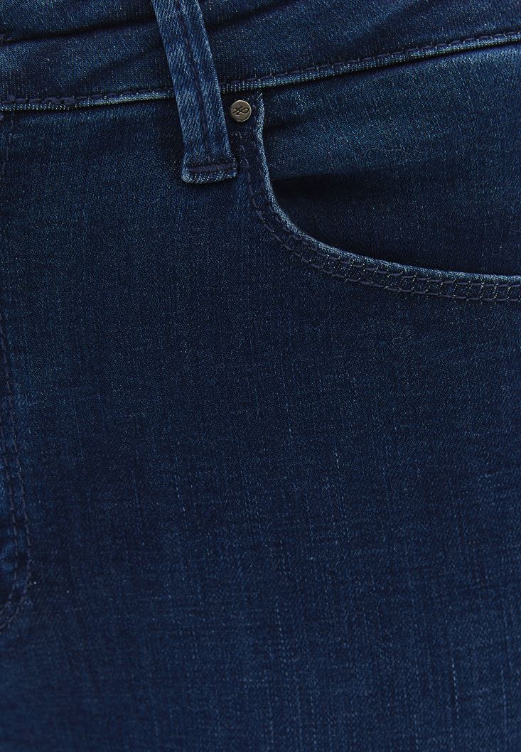 نساء أزرق بنطال جينز قصّة ضيقة بخصر مرتفع