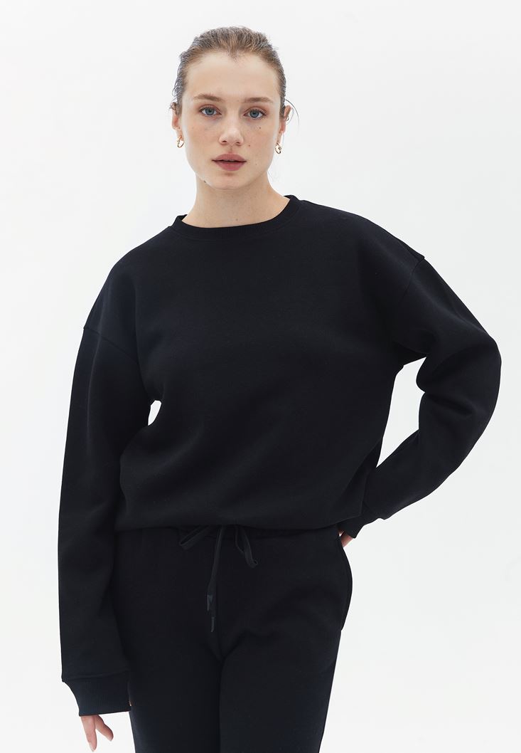Bayan Siyah Sıfır Yaka Oversize Sweatshirt