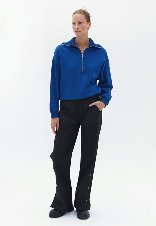 Fermuarlı Sweatshirt ve  Straight-Fit Pantolon Kombini