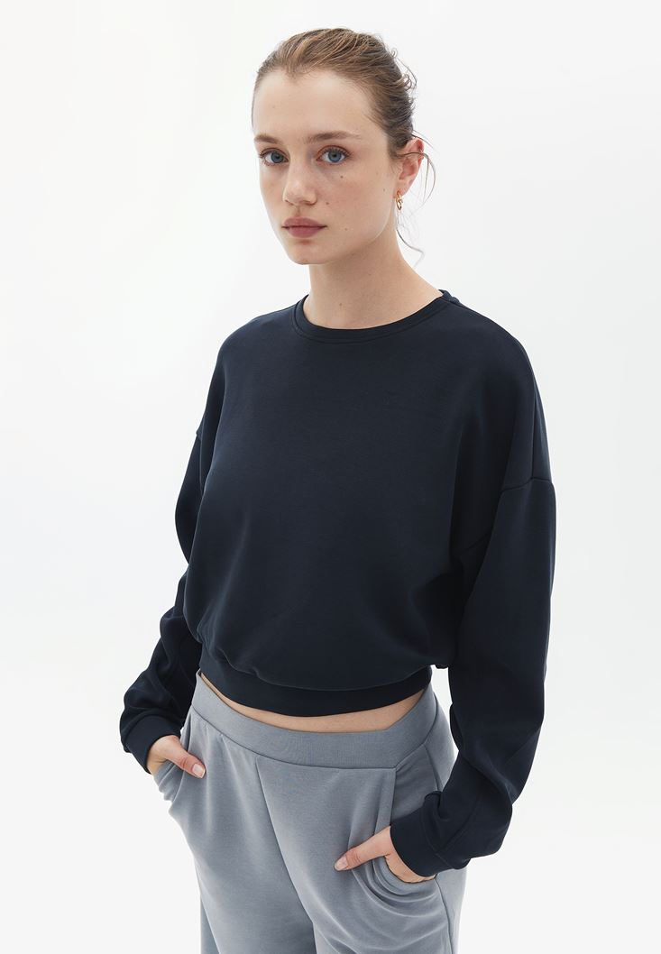 Bayan Siyah Sıfır Yaka Crop Sweatshirt ( MODAL )