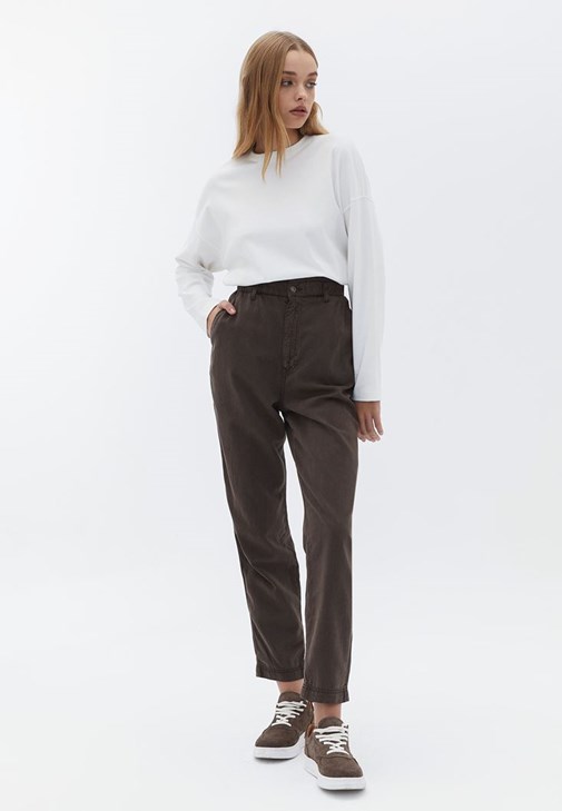 Tencel Baggy-Fit Pantolon ve Tişört Kombini