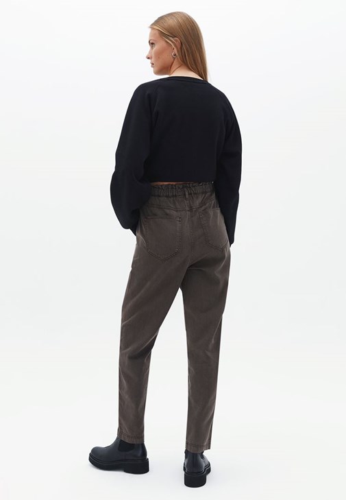 Baggy-Fit Pantolon ve Oversize Sweatshirt Kombini 