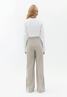 Tencel Orta Bel Pantolon ve Tişört Kombini