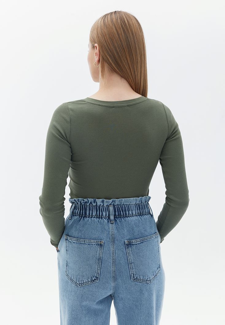 Bayan Yeşil Çıtçıt Detaylı Crop Tişört