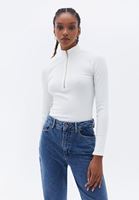 Women Cream Cotton Tshirt with Zipper Detail