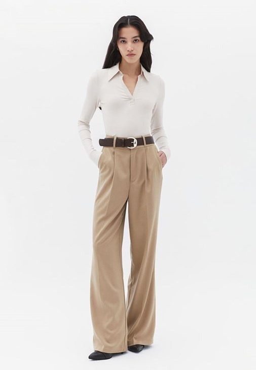 Polo Yaka Tişört ve Kumaş Pantolon Kombini
