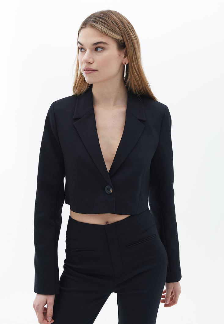 Bayan Siyah Düğmeli ve Crop Blazer Ceket