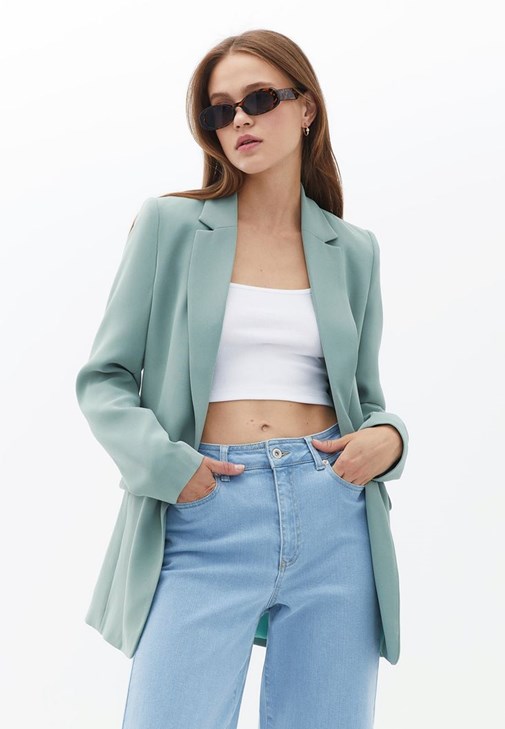 Klasik Blazer Ceket ve Denim Pantolon Kombini