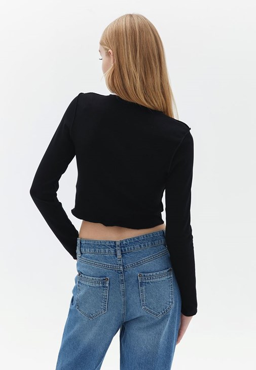 Crop Tişört ve Straight-Fit Denim Pantolon Kombini