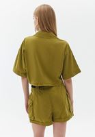 Bayan Yeşil Cep Detaylı Crop Gömlek ( TENCEL™ )
