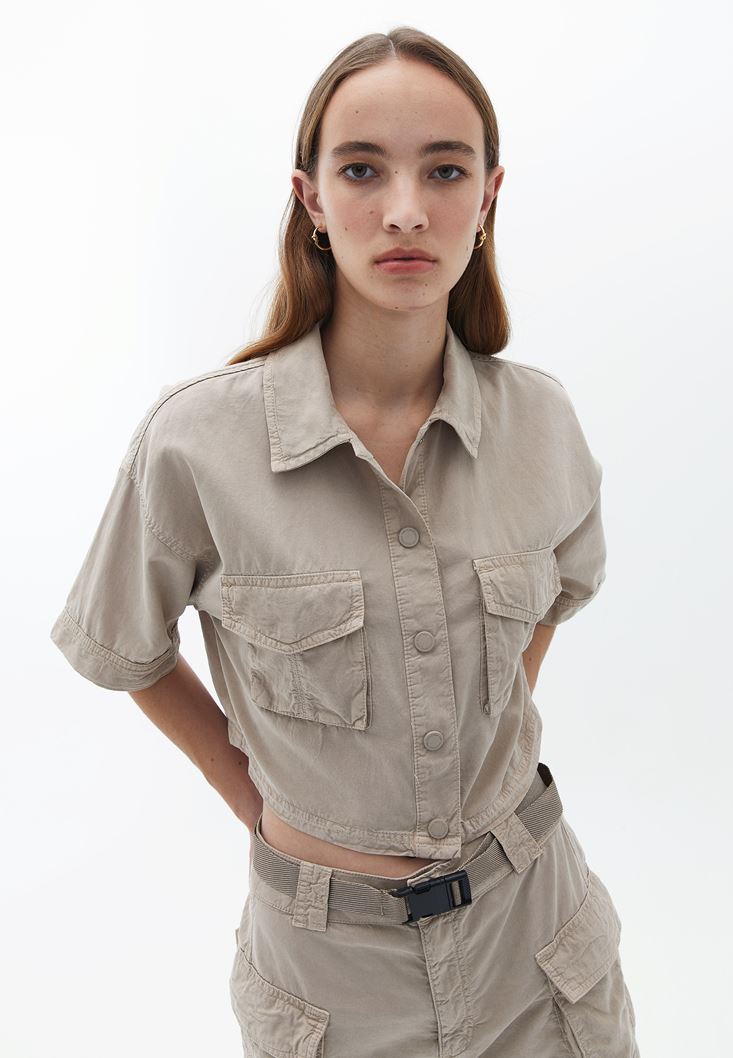 Bayan Bej Cep Detaylı Crop Gömlek ( TENCEL™ )