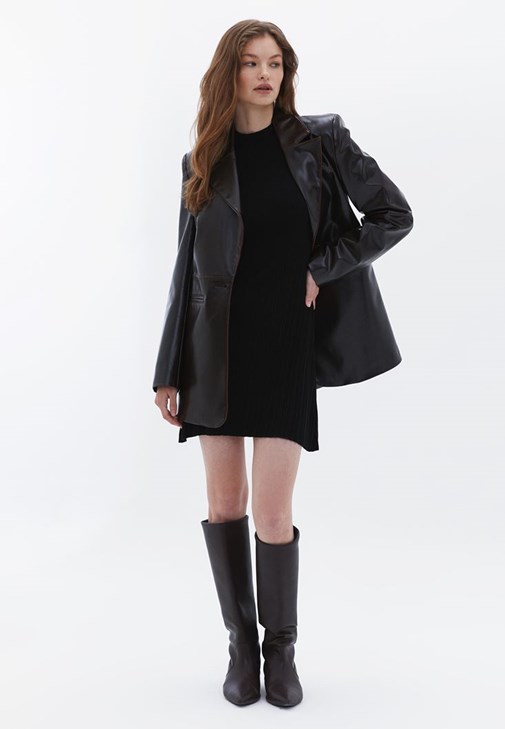 Triko Elbise ve Oversize Ceket Kombini