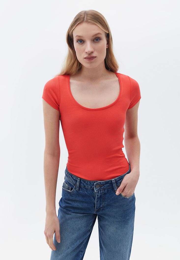 Bayan Kırmızı Pamuklu U Yaka Tişört