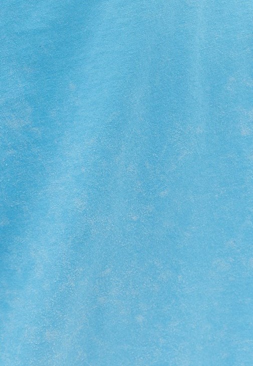 Baskılı Tişört ve Tencel Pantolon Kombini
