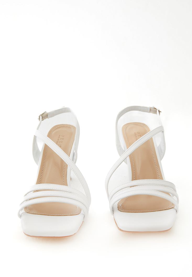 Bayan Beyaz Bant Detaylı Topuklu Ayakkabı