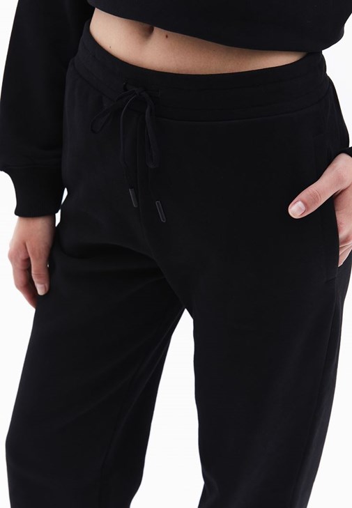 Sweat Jogger Pantolon ve Sweatshirt Kombini