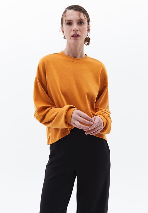 Kruvaze Sweatshirt ve Straight-Fit Pantolon Kombini