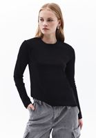 Women Black Crew Neck Tshirt with Long Sleeves