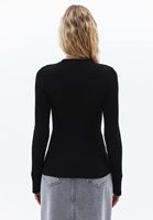 Women Black Crew Neck Tshirt with Long Sleeves