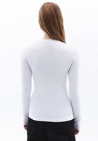 Women White Crew Neck Tshirt with Long Sleeves