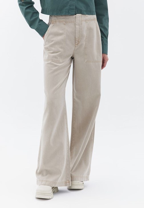 Orta Bel Wide-Leg Pantolon ve Gömlek  Kombini