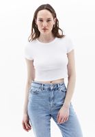 Bayan Beyaz Sıfır Yaka Crop Tişört ( MODAL )