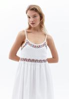 Bayan Beyaz Nakışlı Midi Elbise