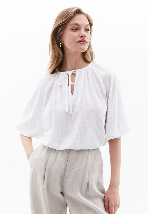 White Crop Blouse with Elastic Waistband Online Shopping OXXOSHOP