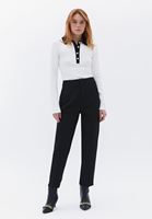 Polo Yaka Bluz ve Yüksek Bel Pantolon Kombini