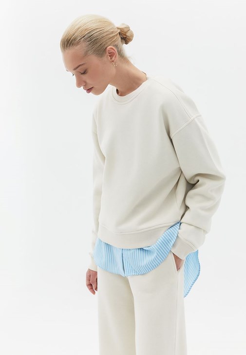 Boxy-Fit Sweatshirt ve Straight-Fit Pantolon Kombini 