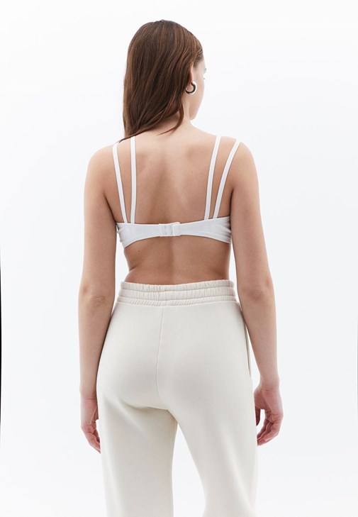 Biye Detaylı Bralet ve Straight-Fit Pantolon Kombini