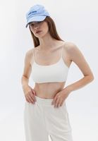 İnce Askılı Bralet ve Straight-Fit Pantolon Kombini