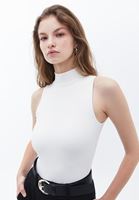 Bayan Krem Dik Yaka Bodysuit